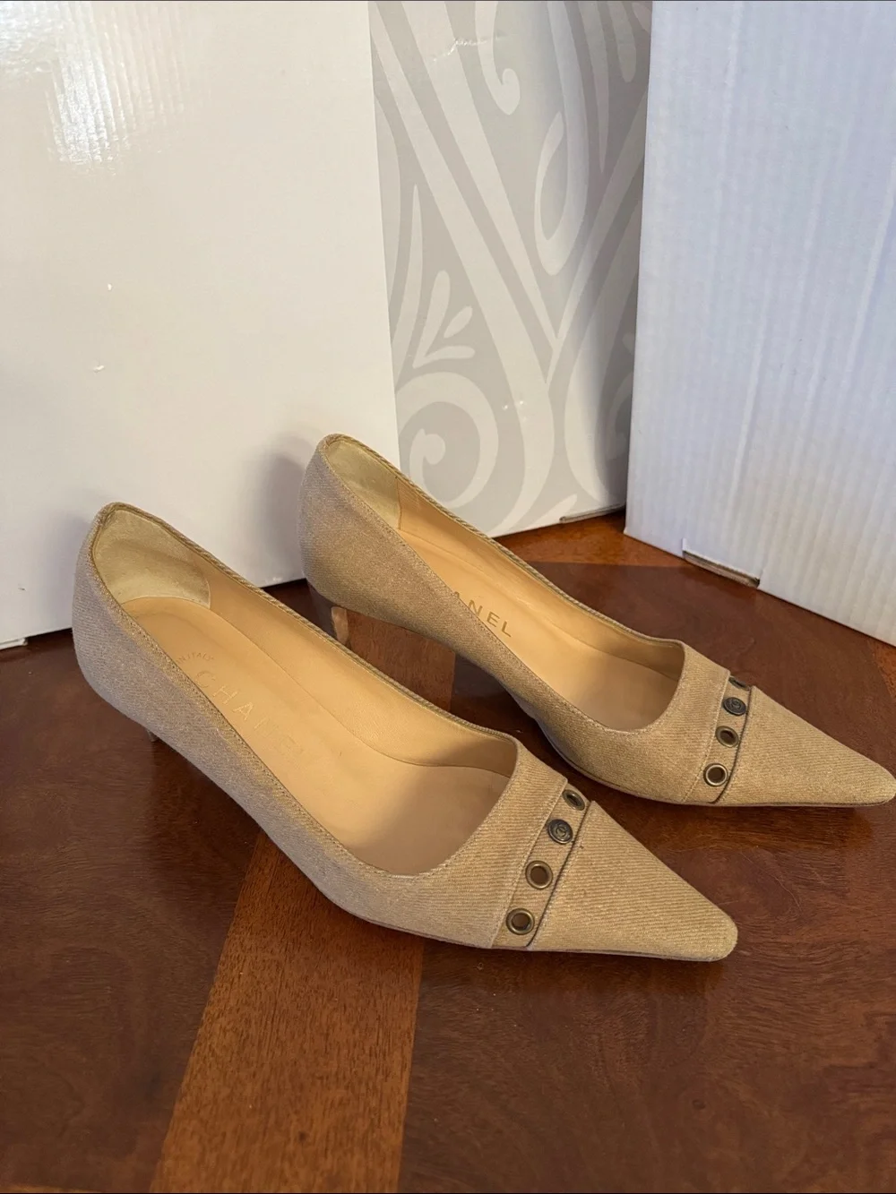 CHANEL heels simply